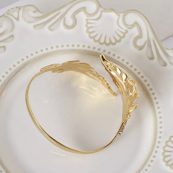 ✂️ALEXIS BITTAR Crystal Gold Leaf Cuff Bracelet - Picture 11 of 16